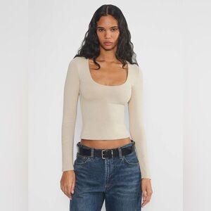 Aritzia BABATON Light Gray Contour Long Sleeve Scoop Neck Crop Top